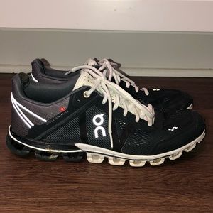 On Cloudflow sneaker